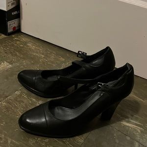 Vera Wang Heels